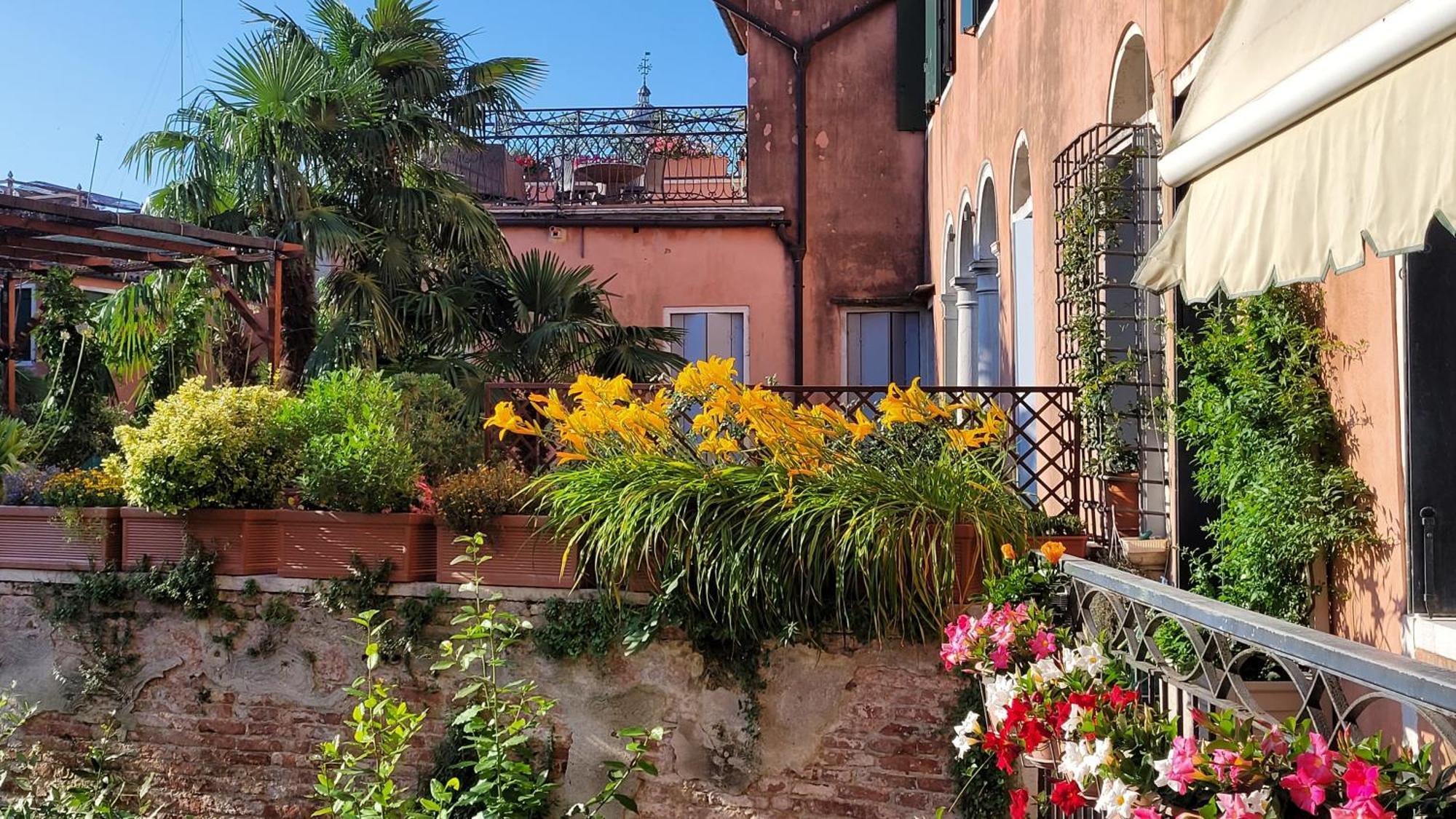 Doppia Con Bagno E Terrazza Homestay *